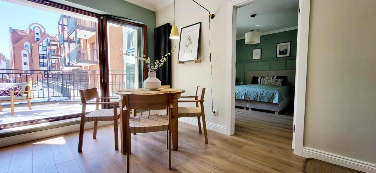 Komfortowy Apartament Przy Bramie Targowej Z Tarasem- Old Town Elblag Ngoại thất bức ảnh